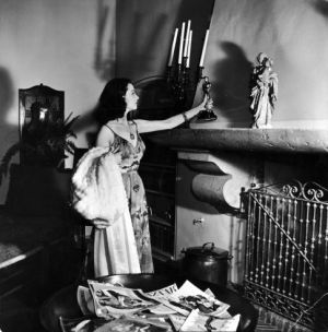 Vivien Leigh - Gone With the Wind Oscar - 1939 Best Actress - the fireplace at her Los Angeles home